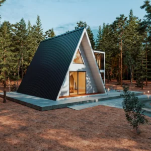 Panoramaglasvägg och trädäck.