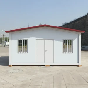 赤い屋根の質感と排水。